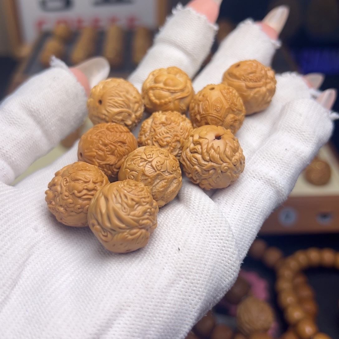 文玩核桃把件?****10颗18左右尺寸全品有正常封口线