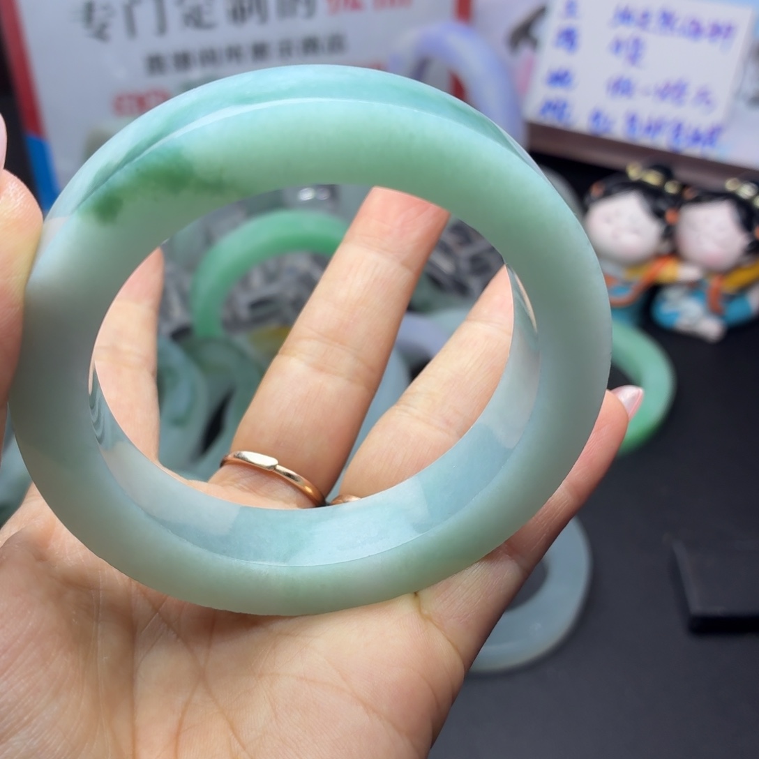 最***人定制翡翠未镶嵌翡翠手镯