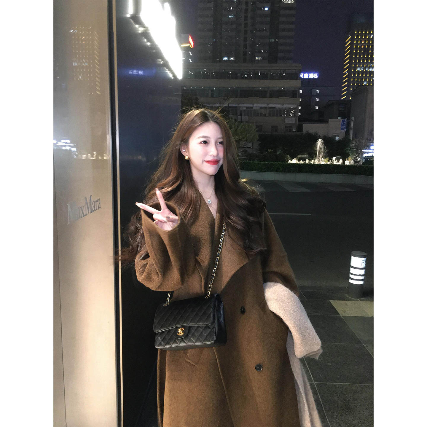 复古气质高级感大翻领单排扣绑带大衣女2025秋冬新款长款毛呢外套