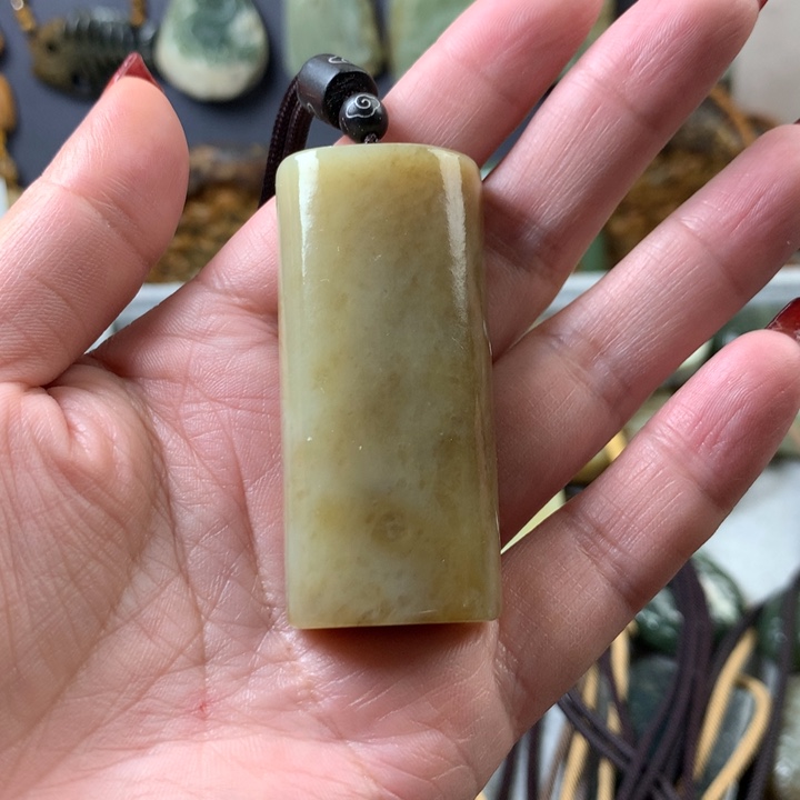 岫岩老玉（透闪石质玉）挂件未镶嵌