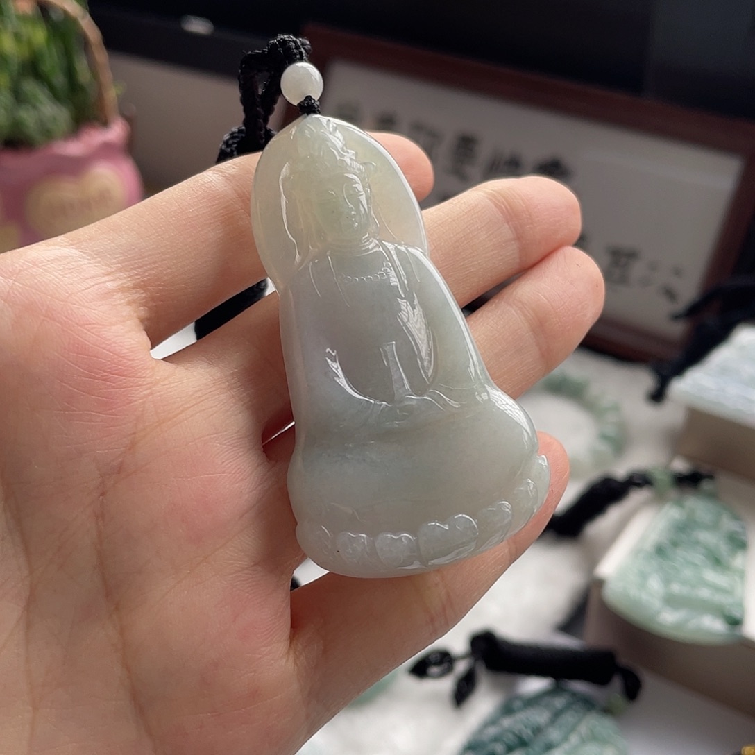 翡翠未镶嵌颈饰素衣