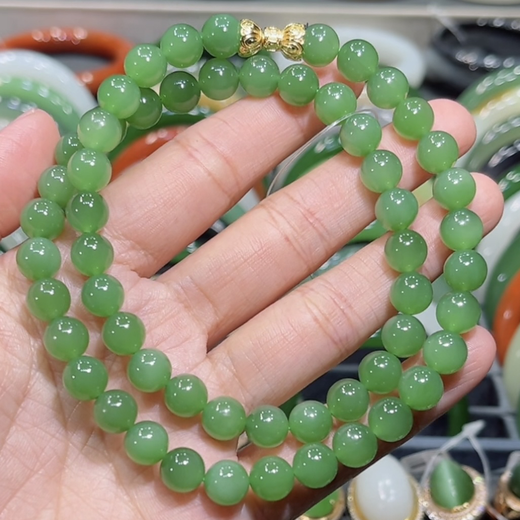 和田玉俄料碧玉冰底起荧光粉阳绿项链手串8mm