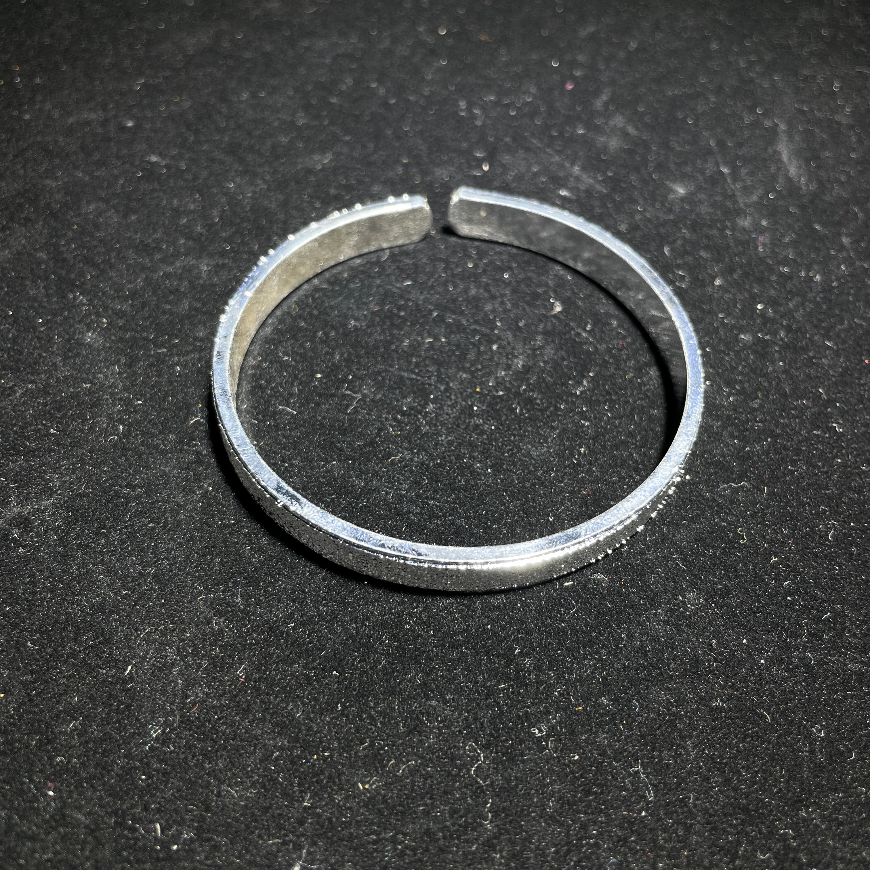 YZ028 碎冰冰开口手镯（无礼盒）