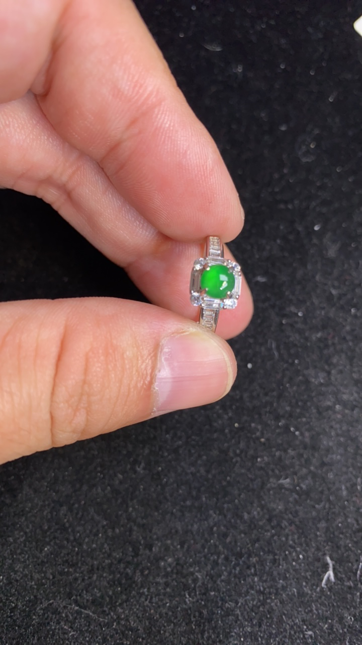 天然A货绿蛋戒指