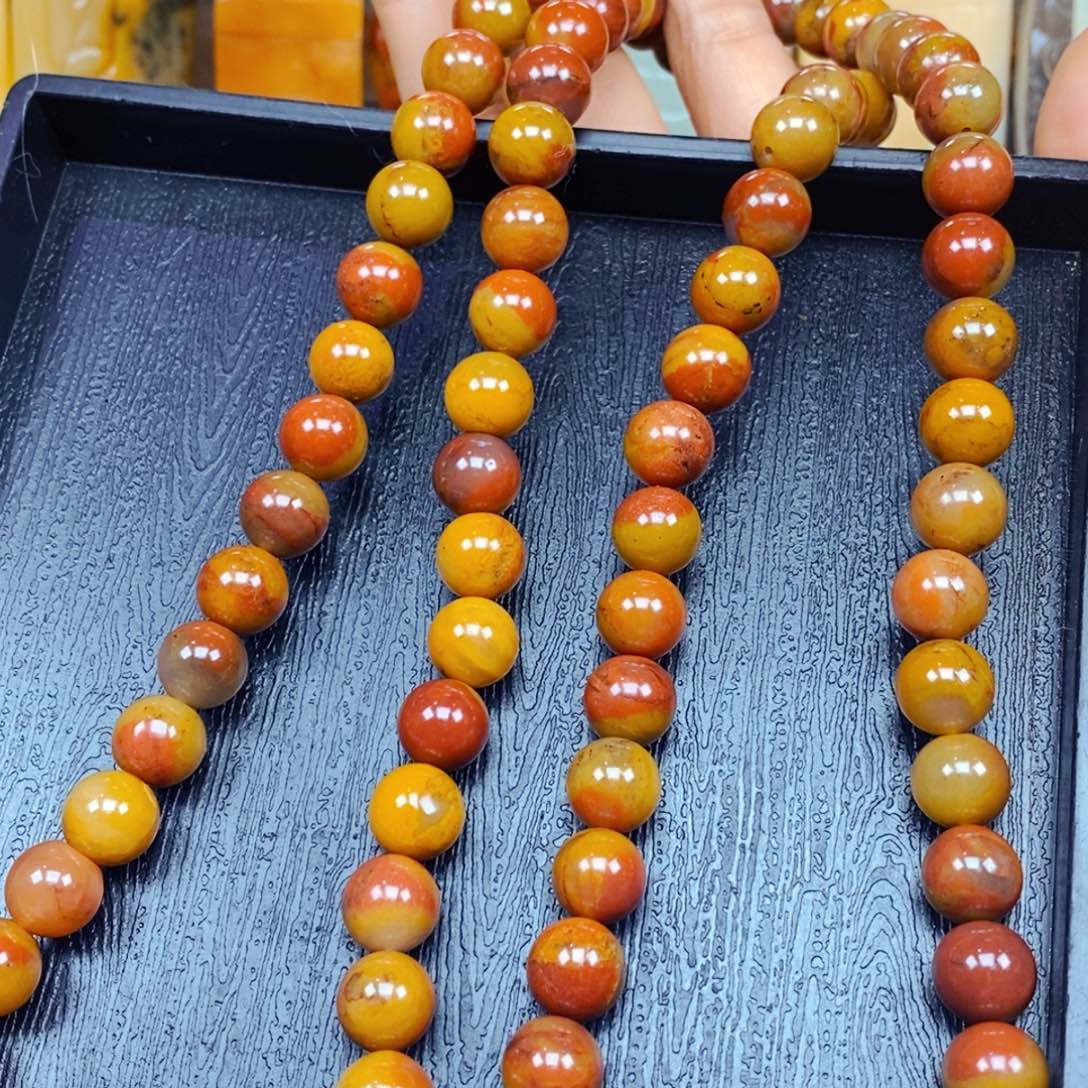 石英质玉（黄龙玉）颈饰未镶嵌
