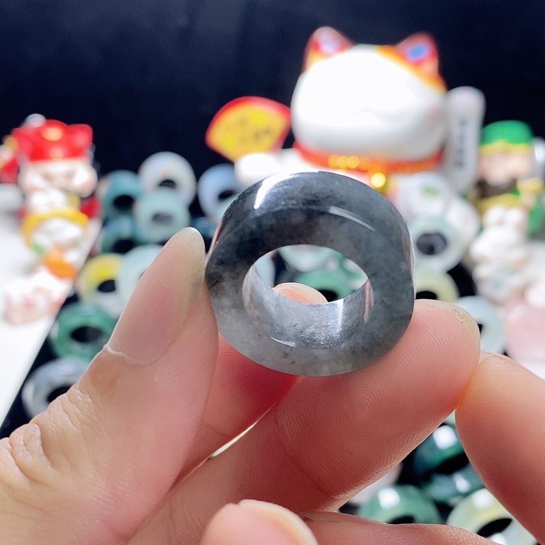 定制翡翠未镶嵌戒指