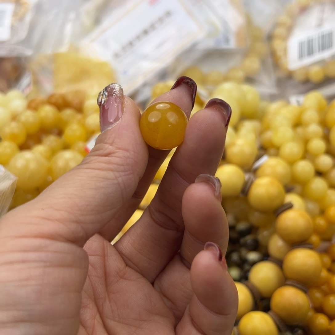 琥珀珠宝奇石未镶嵌