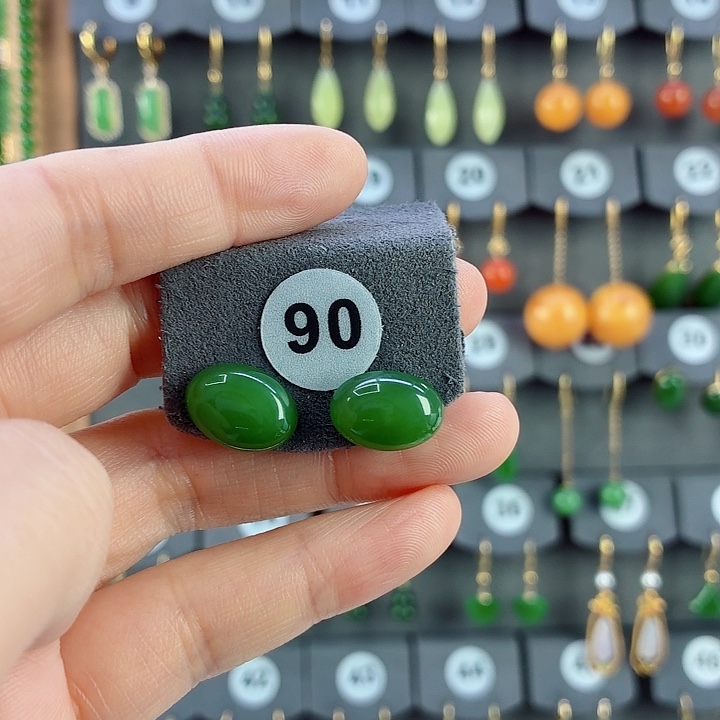 和田玉18K金镶嵌耳饰