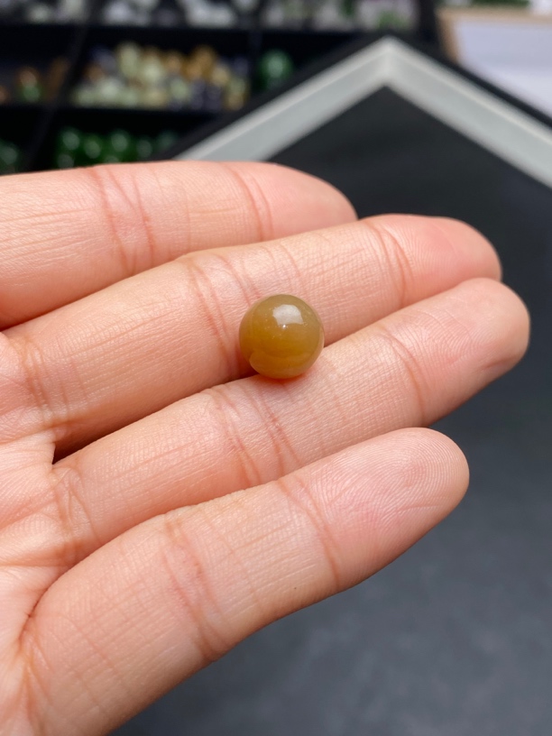 天然和田玉糖料单珠  10毫米左右 颜色好看 水头好 精美满色