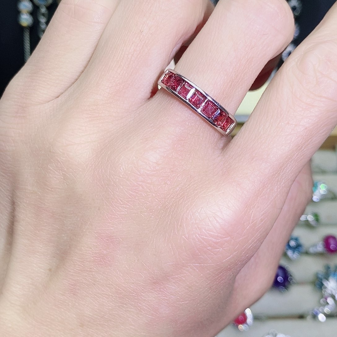 未镶嵌戒指石榴石