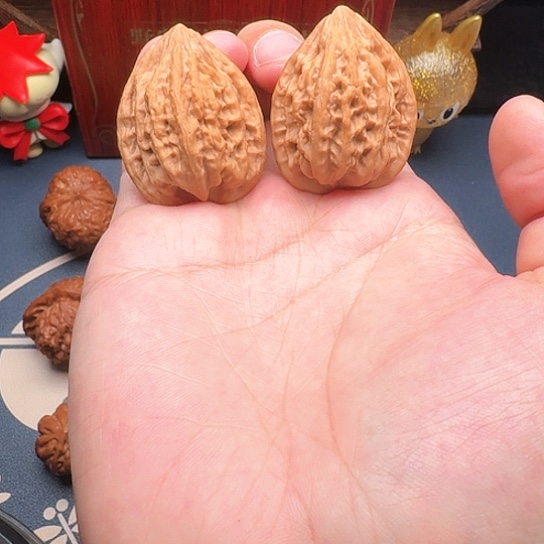 文玩核桃把件嘉玉