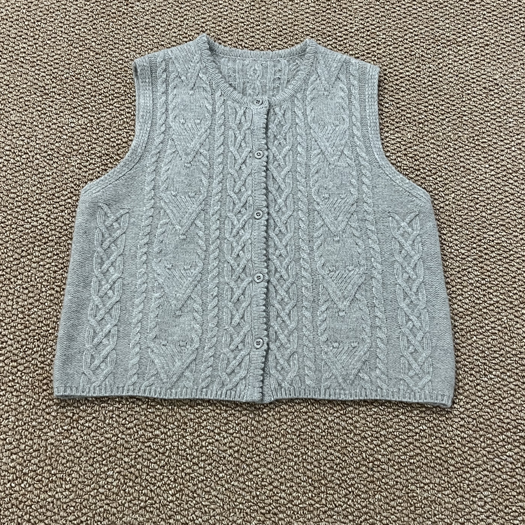 一半---灰色羊毛麻花纹理小马甲259251