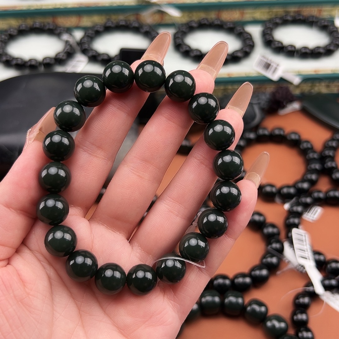 龘***龘和田玉未镶嵌手串