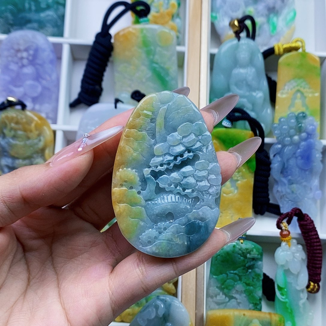 翡翠未镶嵌颈饰翡翠