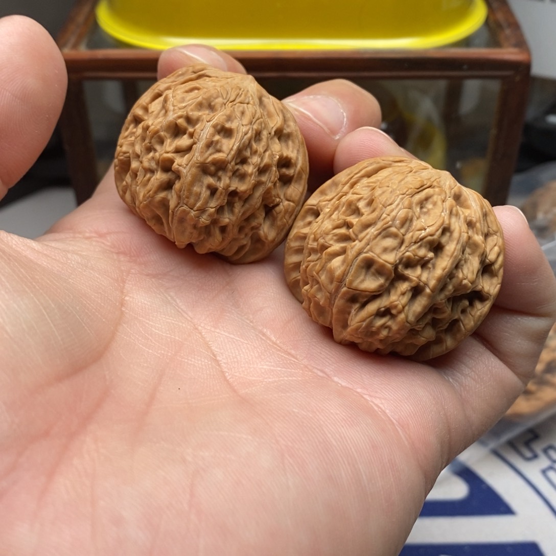 核桃把件床****寸三八山地磨盘