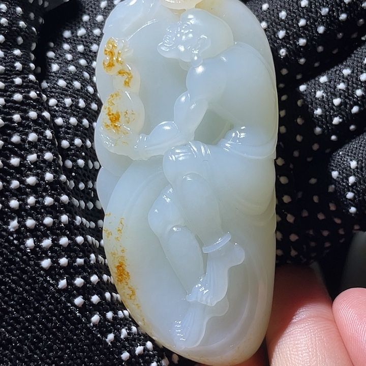 ****儿和田玉未镶嵌颈饰