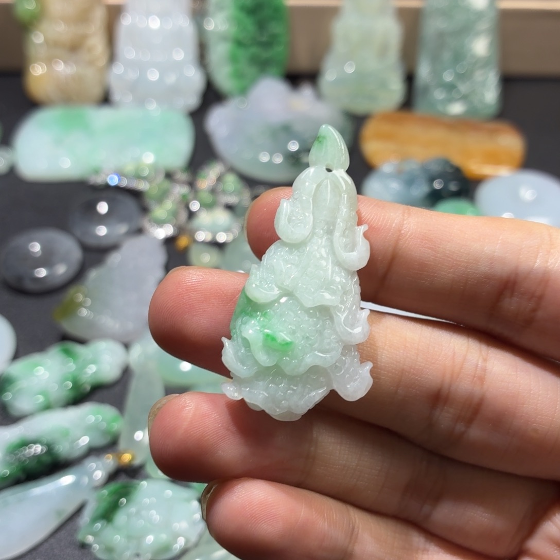 翡翠未镶嵌吊坠(不含链)