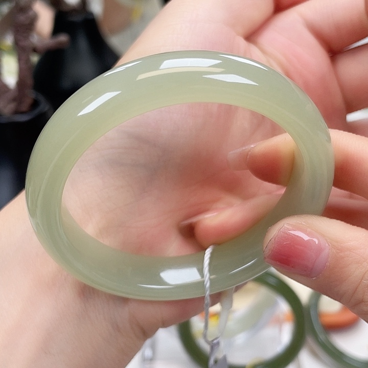 和田玉手镯54未镶嵌