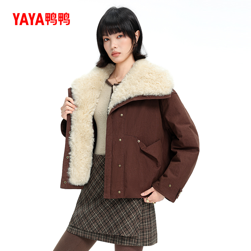 鸭鸭90绒新款时尚复古休闲保暖短款秋冬大毛领羽绒服YE5B610211M
