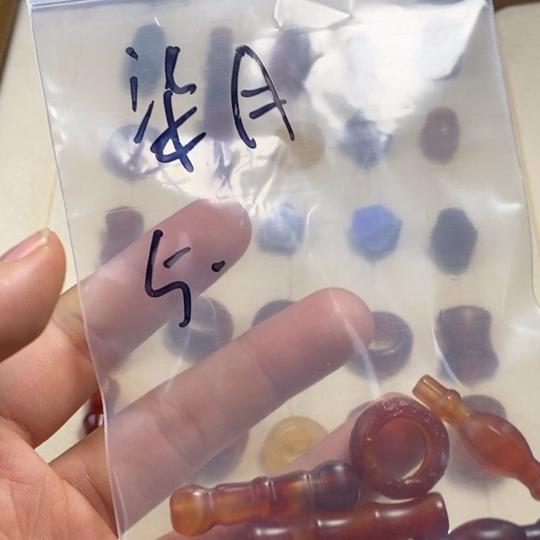 柒***月玛瑙/玉髓未镶嵌颈饰