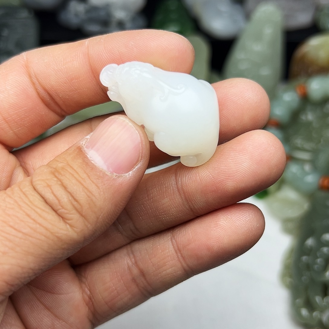 和田玉颈饰未镶嵌