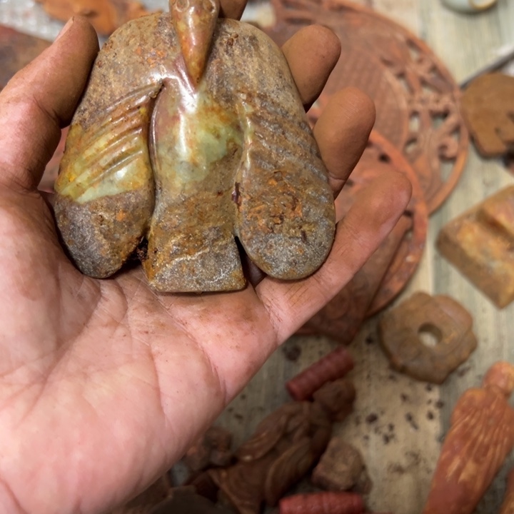 和田玉（黄玉）未镶嵌挂件