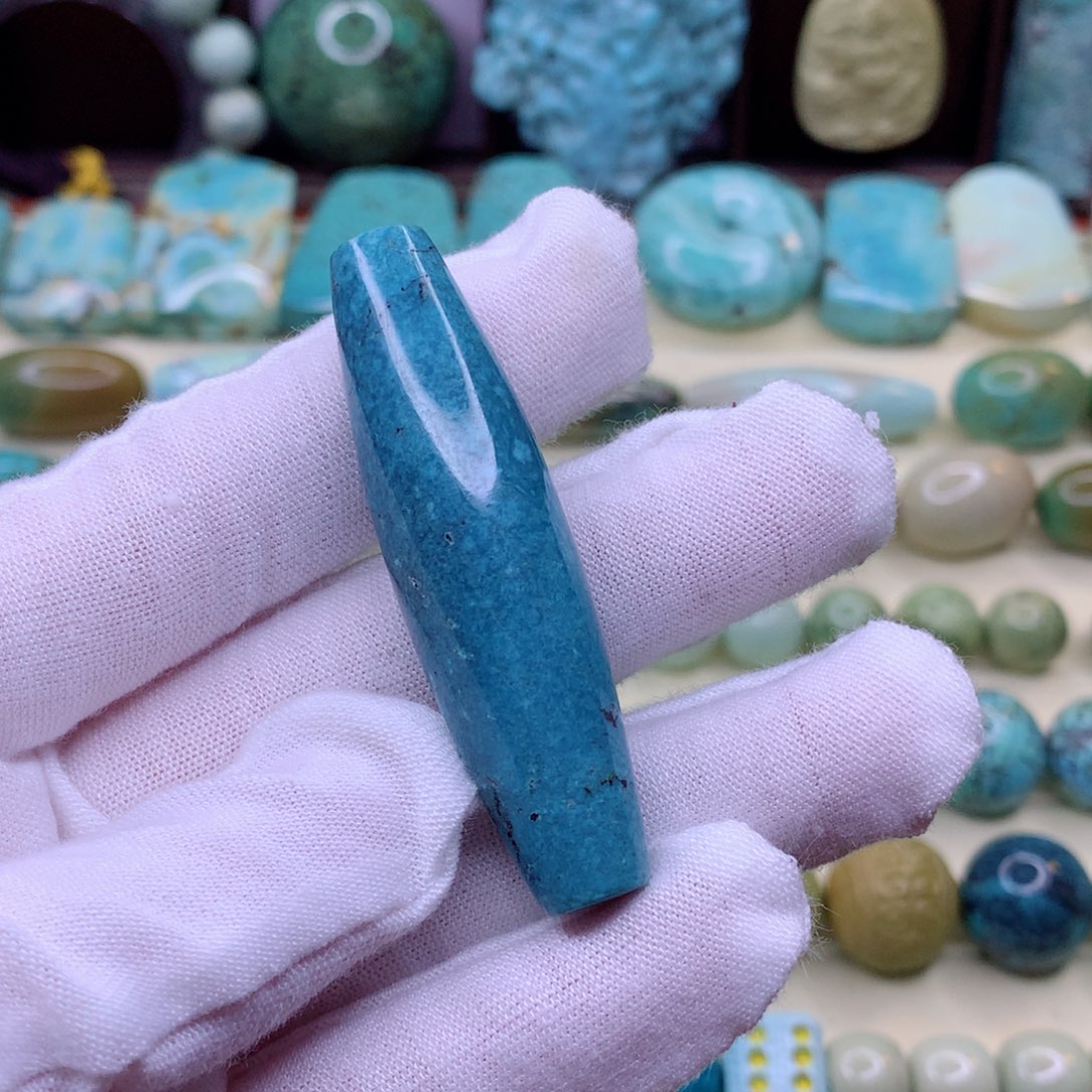 绿松石颈饰未镶嵌