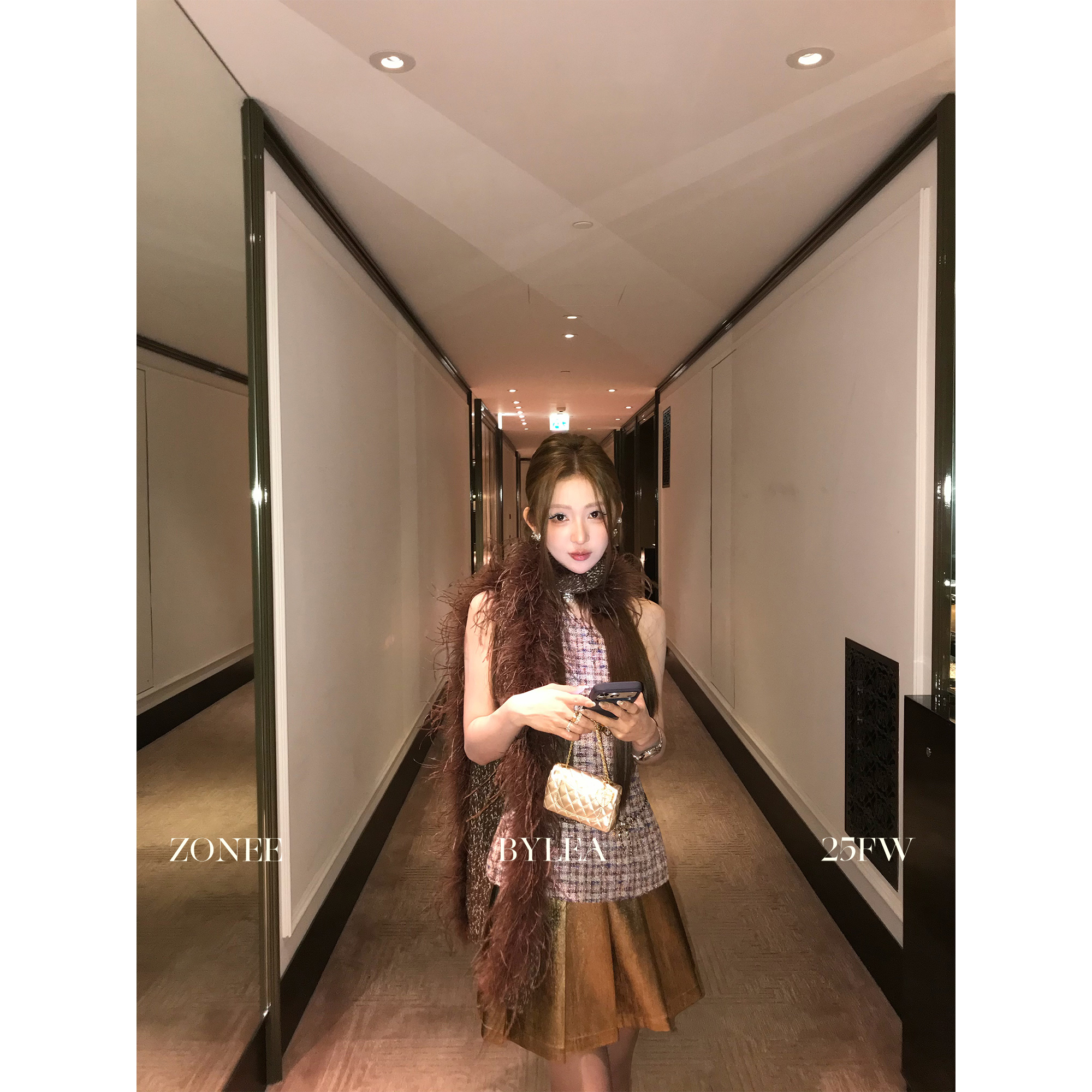 ZONEE 粗花呢编织羊毛混纺纱线复古轻奢格纹小香风不规则斜肩上衣