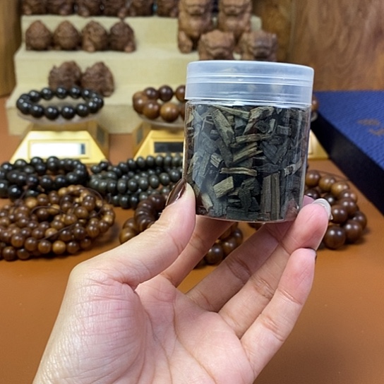 老山檀香阴沉碎料100克