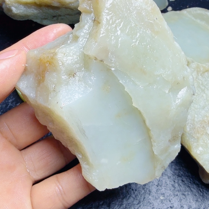 和田玉（糖玉）未镶嵌珠宝奇石