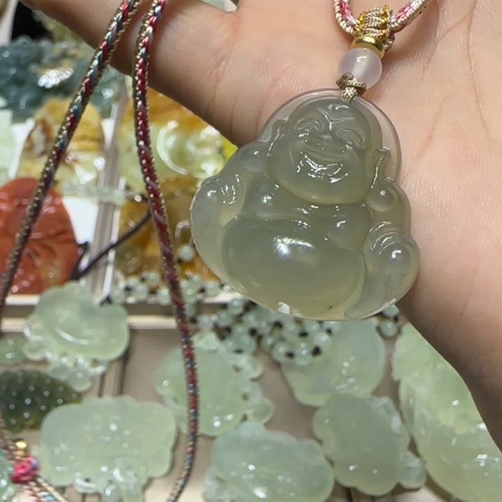 蛇纹石玉吊坠未镶嵌