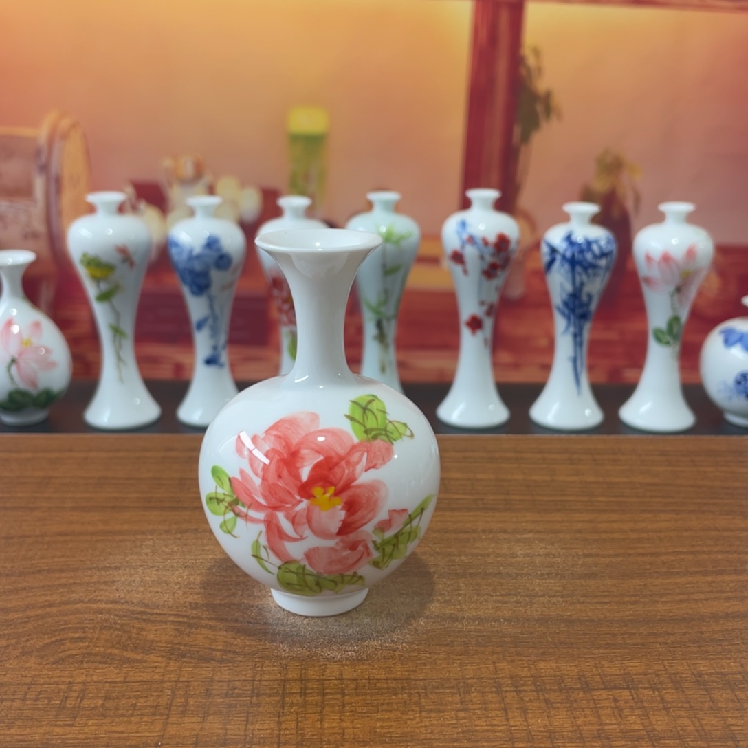 陶瓷景德镇小花瓶等着你