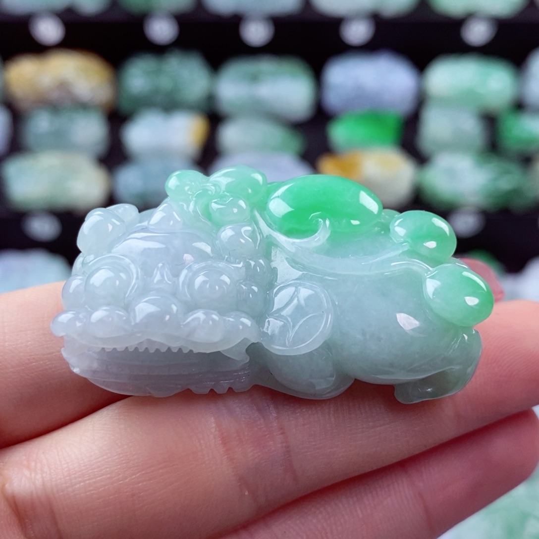 翡翠颈饰未镶嵌天然