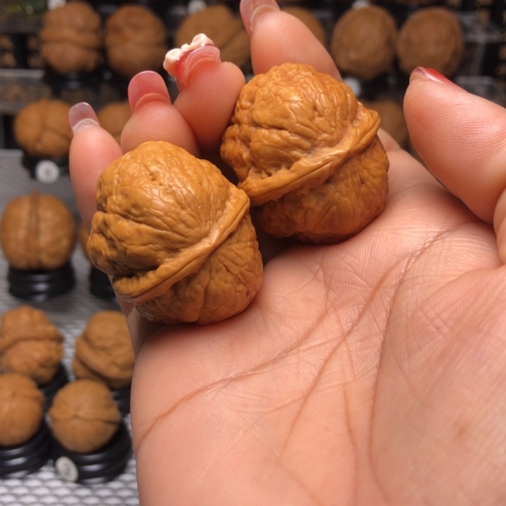 橄榄核把件35青蛙王子