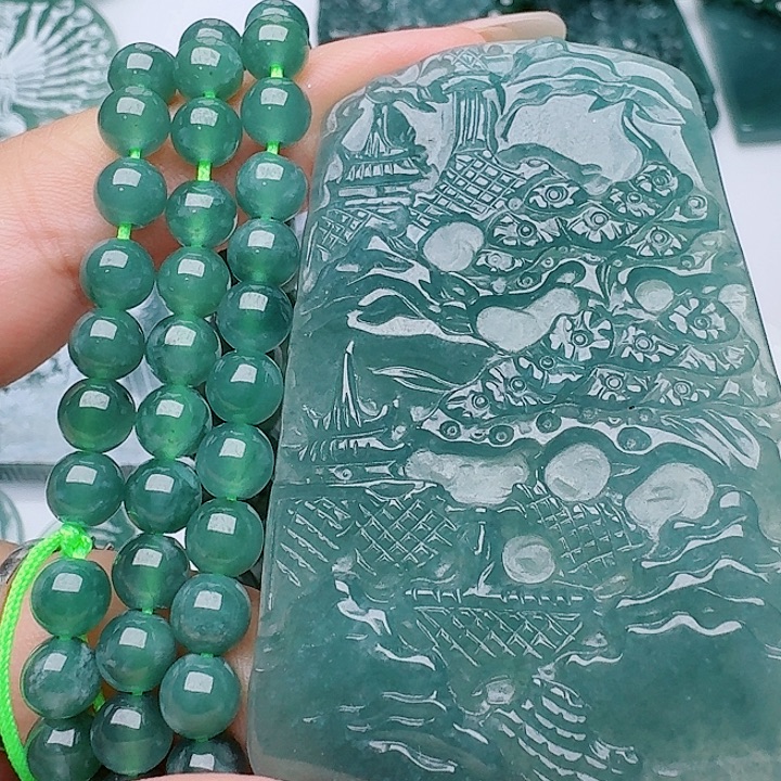 翡翠未镶嵌颈饰多样性发其一