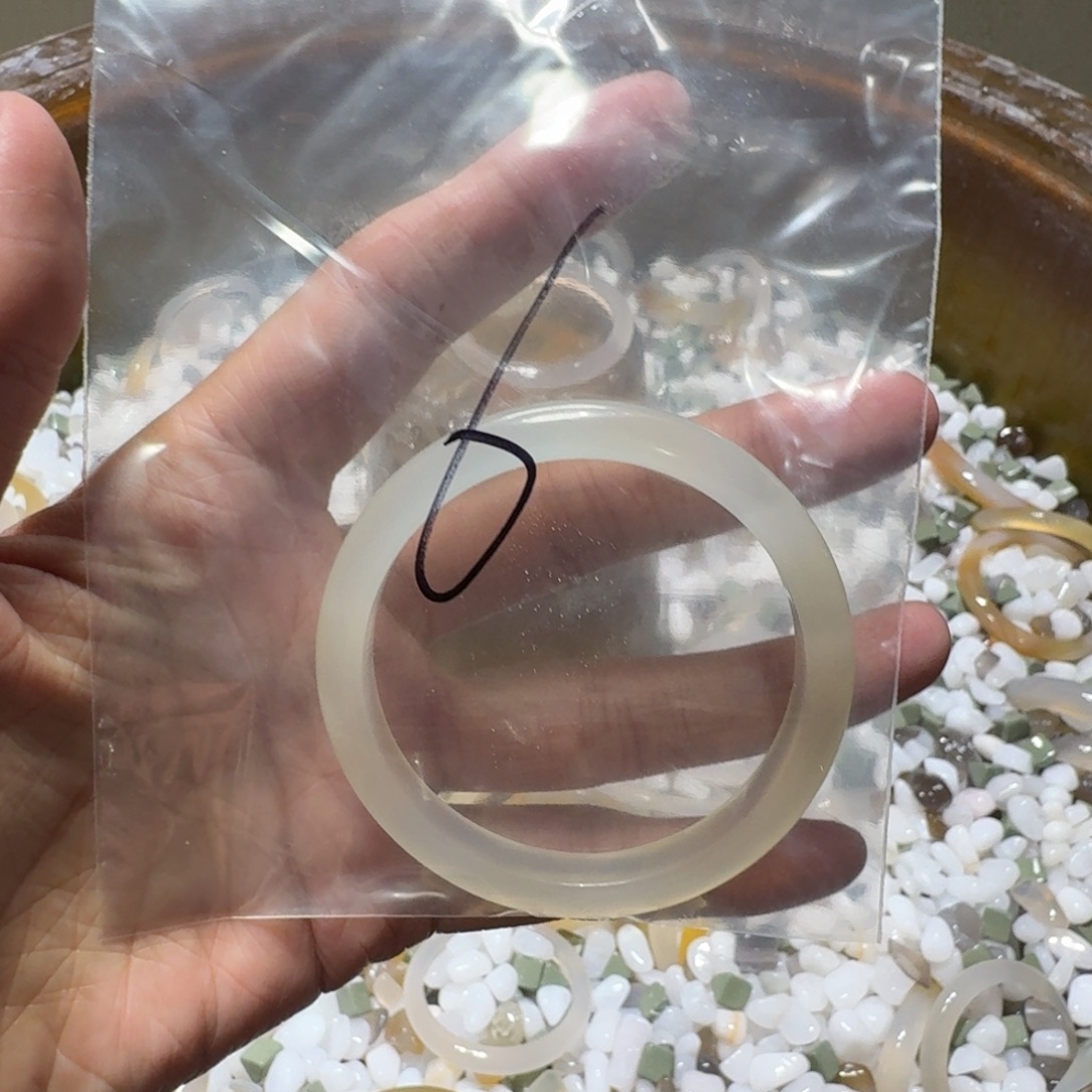 没***了玛瑙/玉髓未镶嵌手镯6号