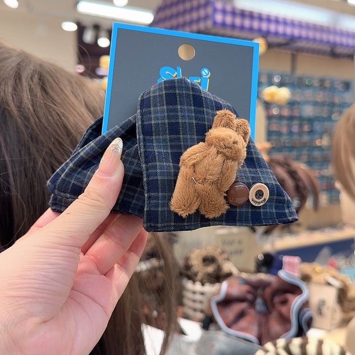 布艺非金属藏蓝色格子小熊三角抓