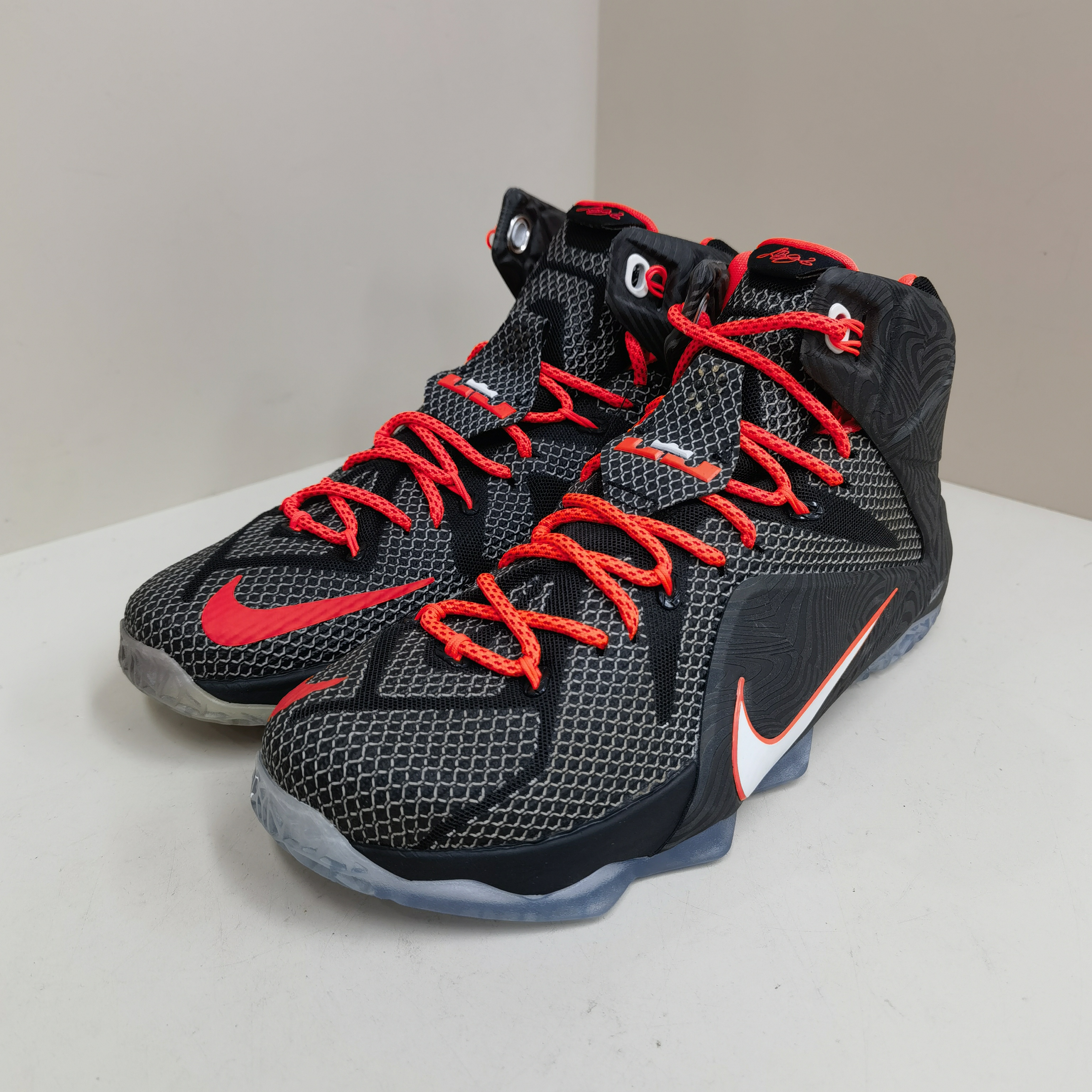 nike 詹姆斯12 黑红配色板鞋 42.5码 全新原盒