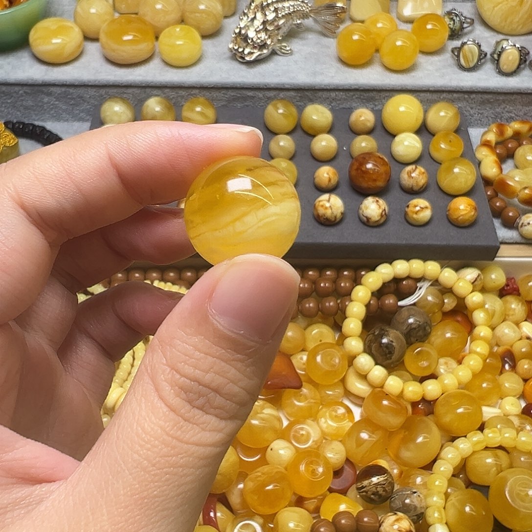 趙***）蜜蜡未镶嵌裸石1号