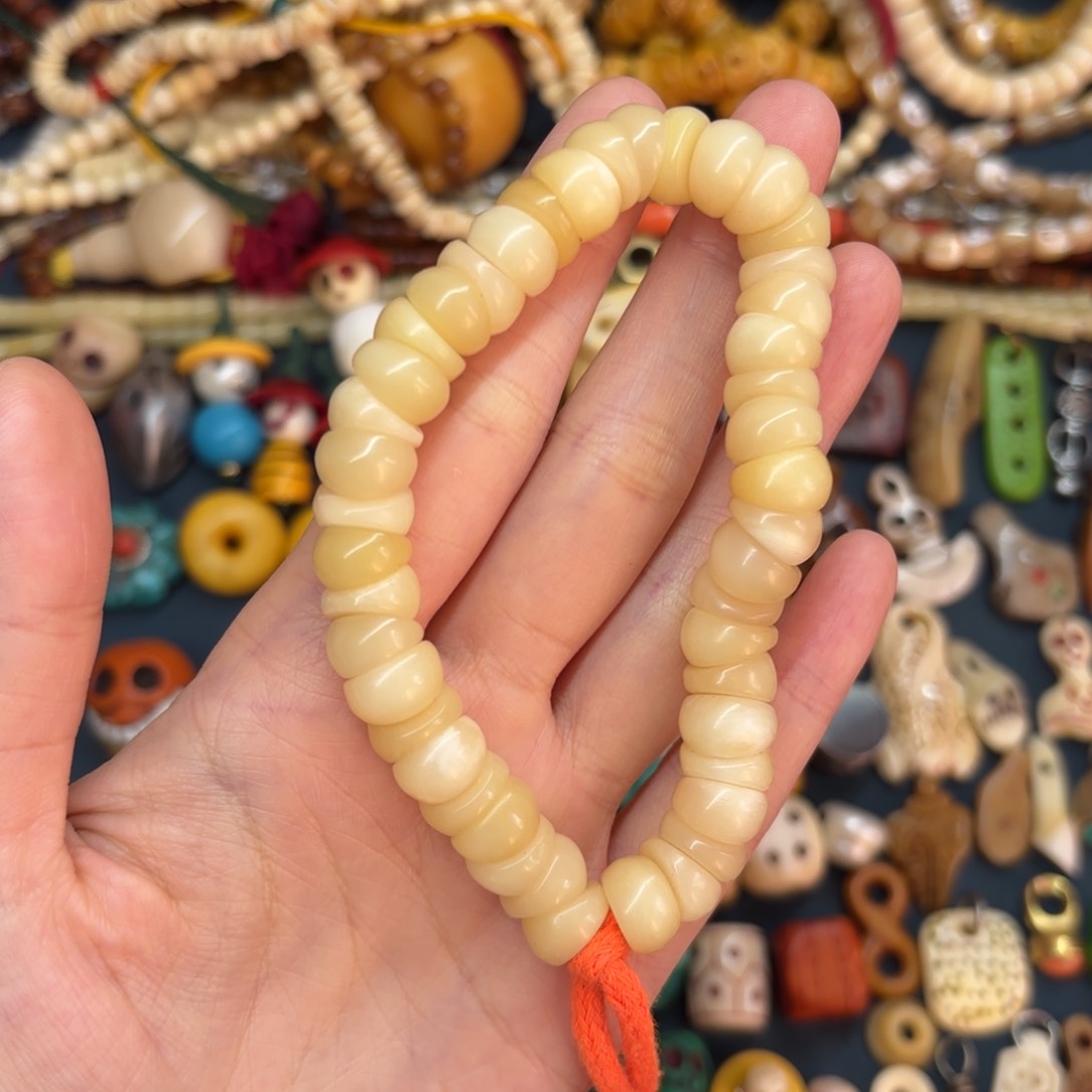 只买单纯的吊坠，没带链子，属的性质。无