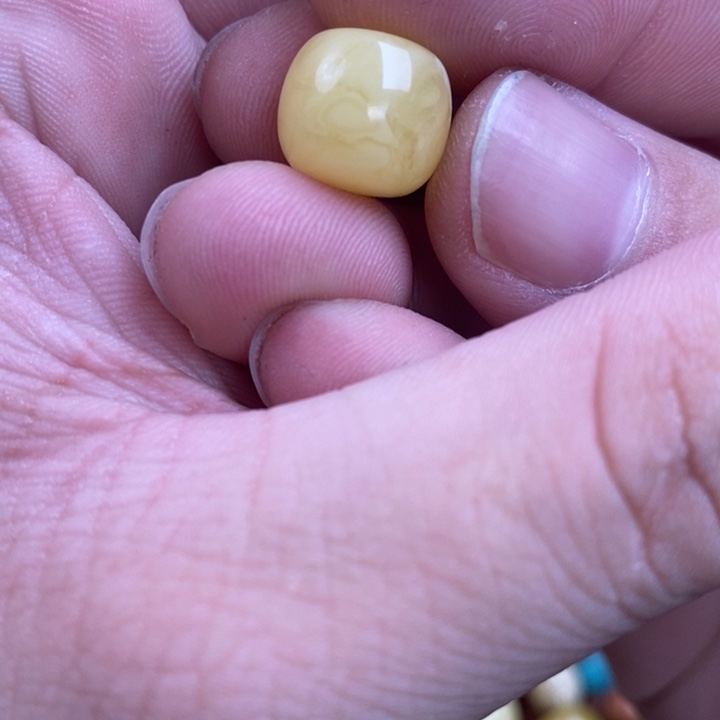 蜜蜡裸石未镶嵌达*文