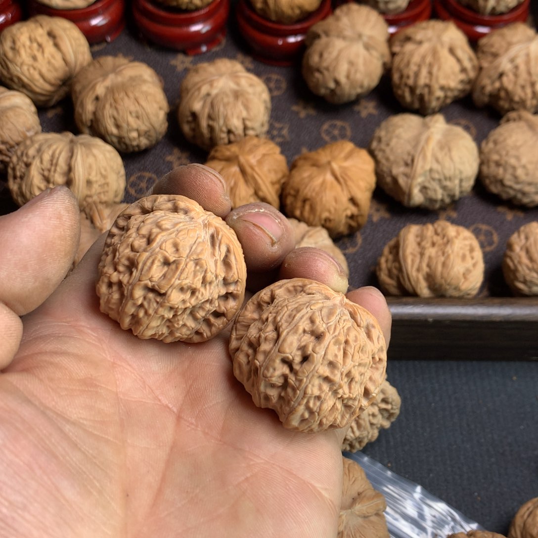 文玩核桃吊坠寶*贝白狮子80