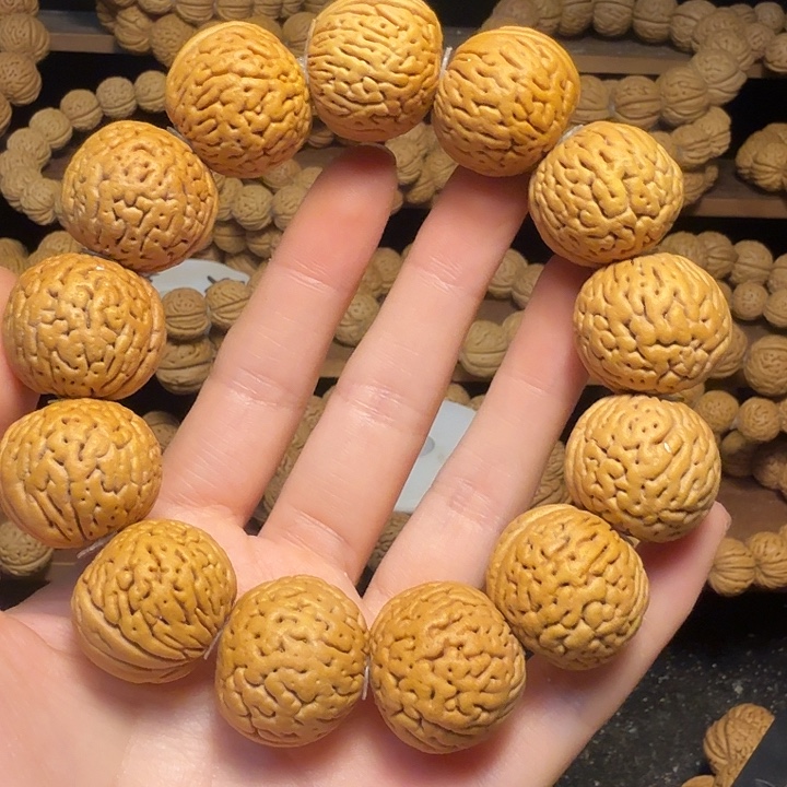 济***宝吊坠桃核白月光串