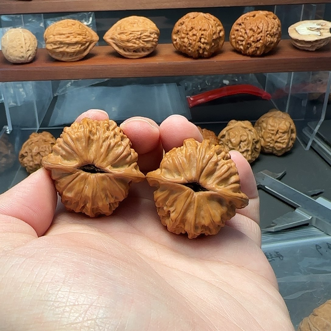 池***暝文玩核桃吊坠39+天地