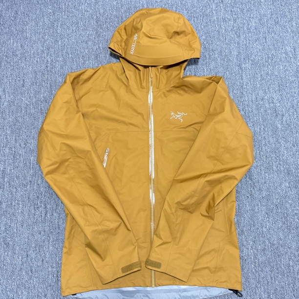 99新 ARC'TERYX/始祖鸟 M码/始祖鸟/卡其色户外夹克/编号964554