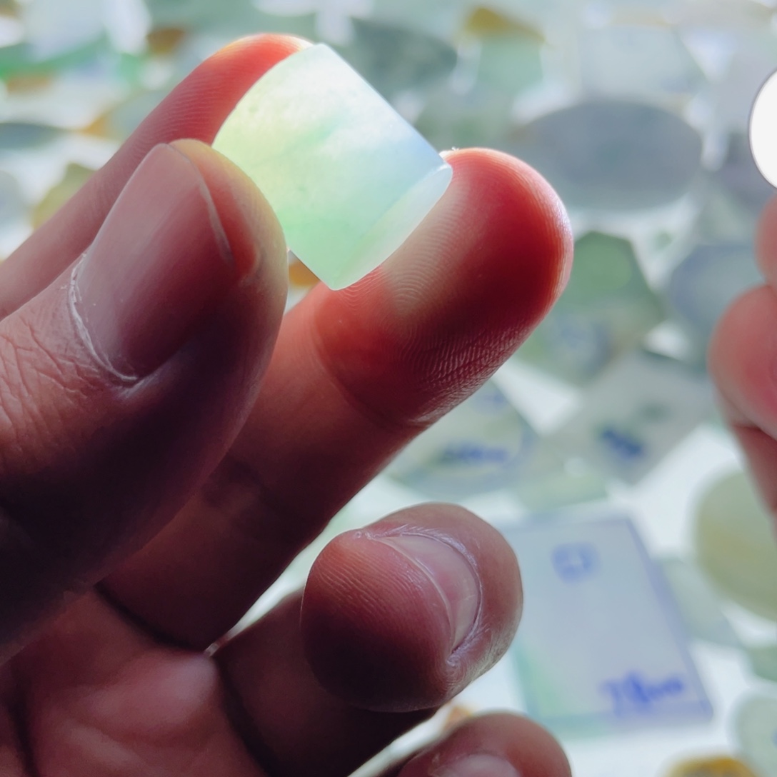 定制翡翠未镶嵌天然翡翠雕刻定制