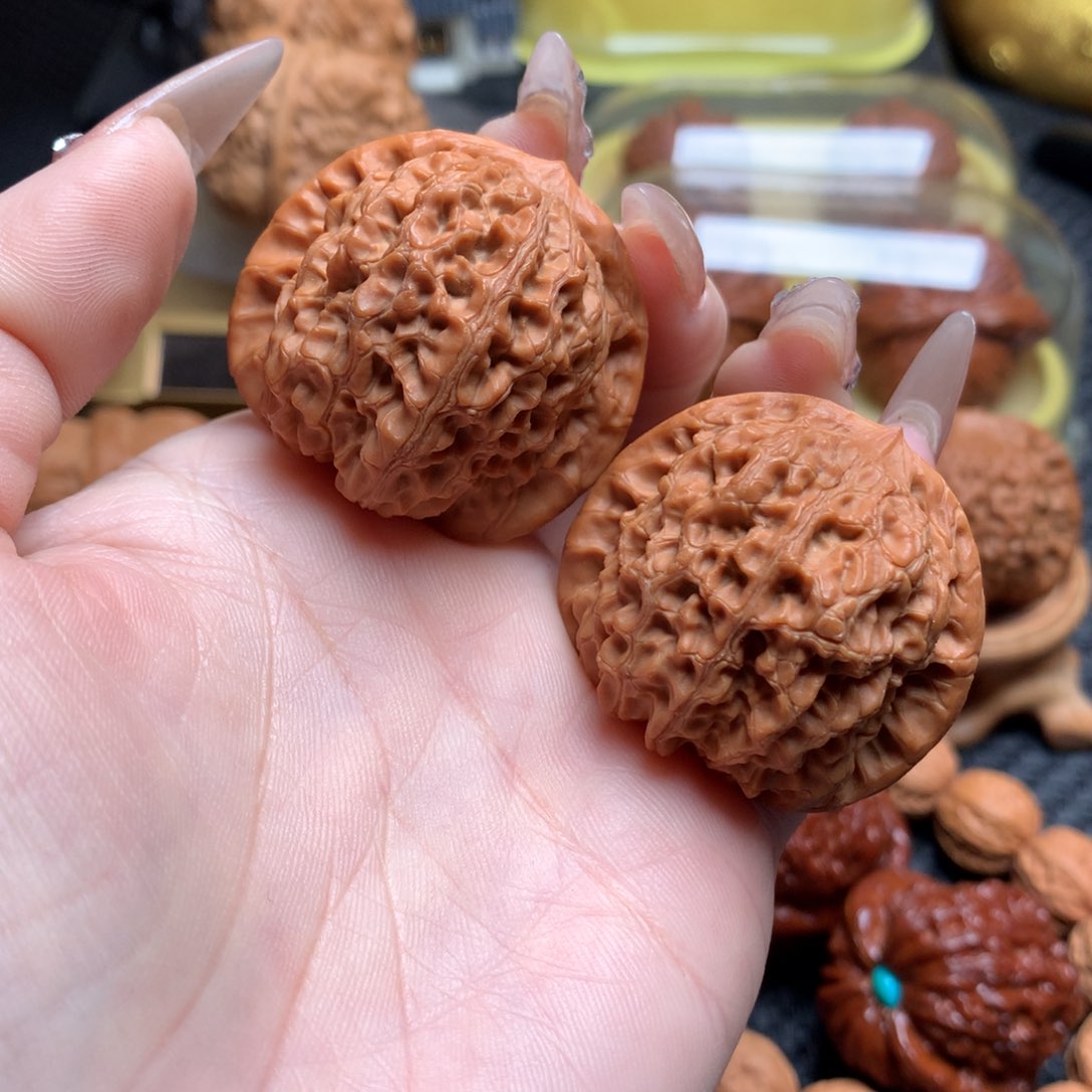 文玩核桃把件38血麒麟