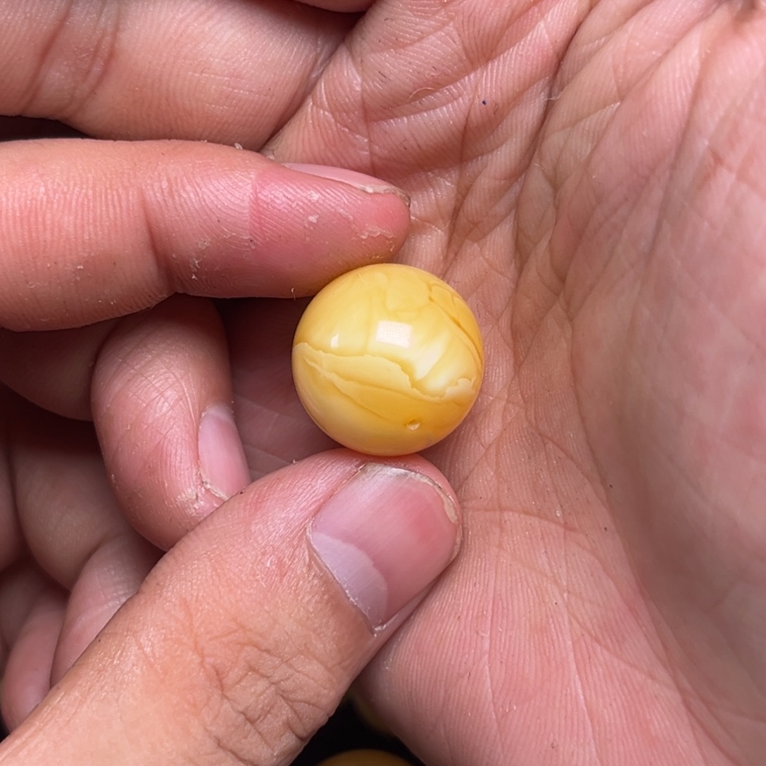 琥珀未镶嵌裸石蜜蜡焦皮料奶橘色白花