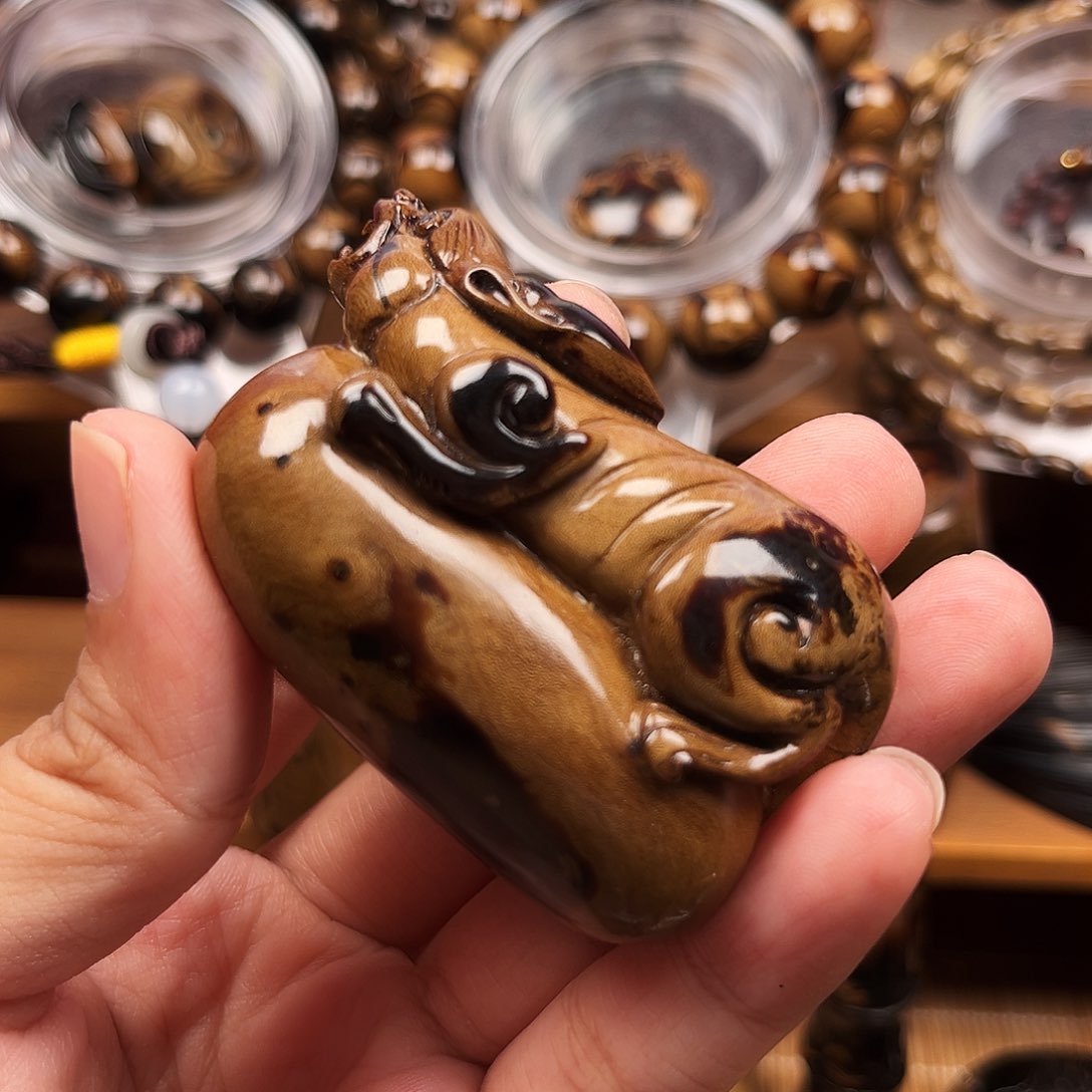 风**上海柳血柳精品貔恘手把件