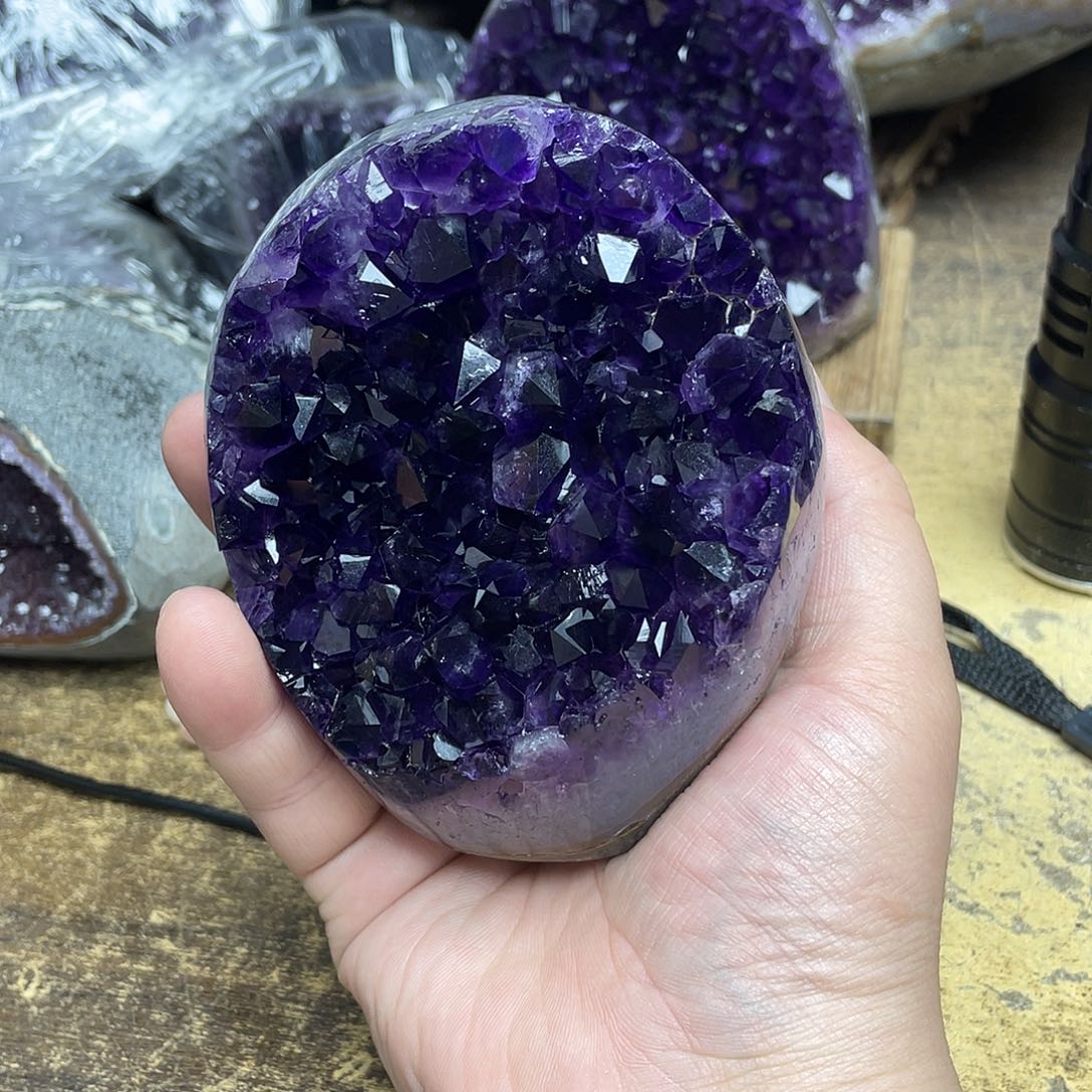 紫****紫晶未镶嵌大型摆件（非配饰）